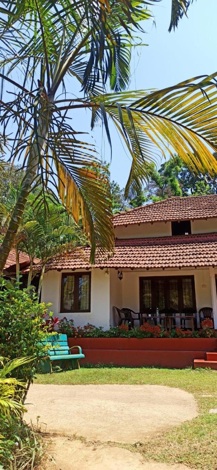 Emerald Castle Villa Madikeri Exterior photo